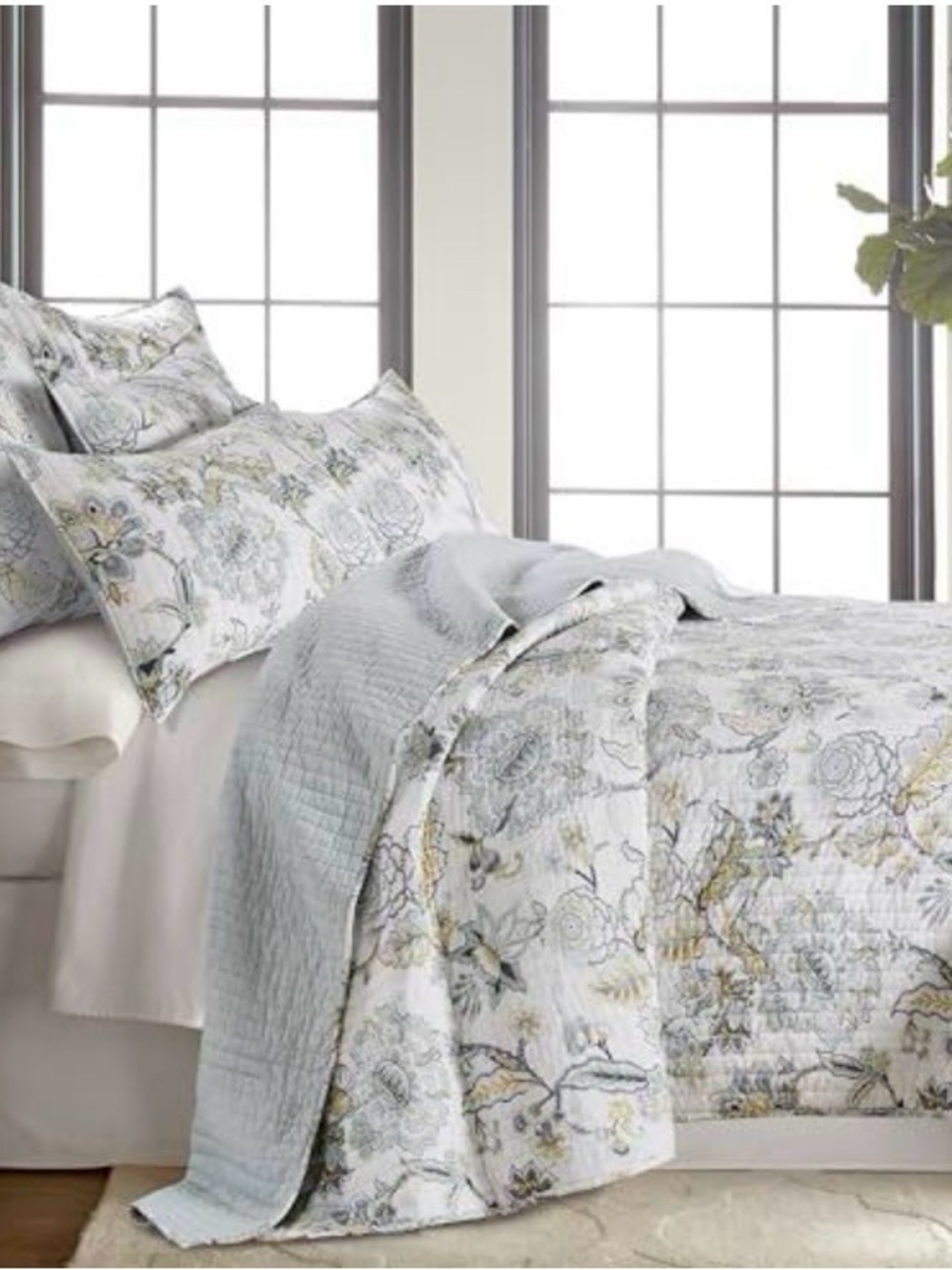 Light Blue Floral Quilted Bedding Set - levtex